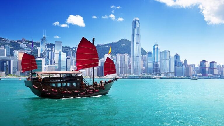 Exploring Hong Kong: Top Must-Do Activities Await You